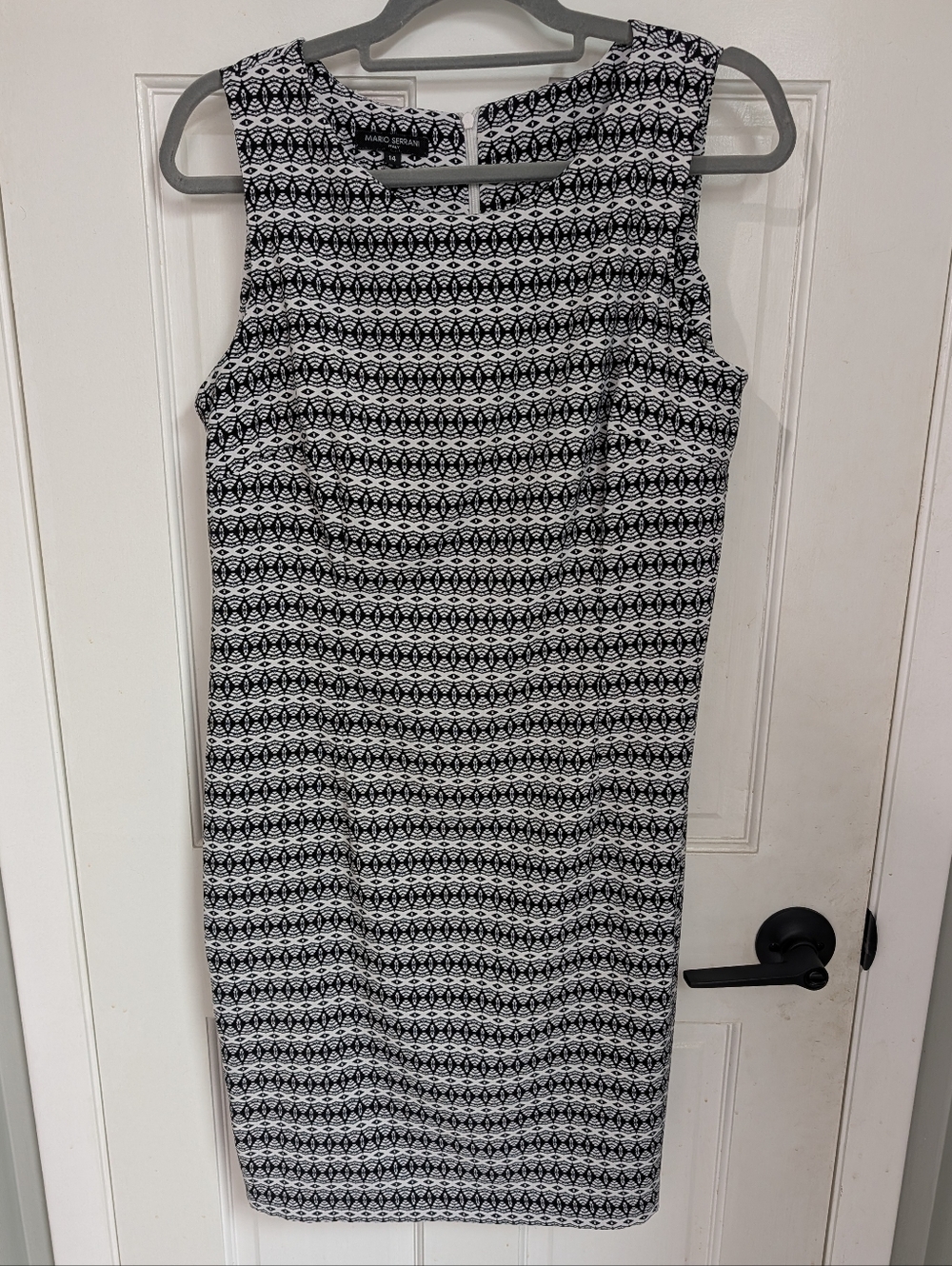 Mario Serrani Black and White Sleeveless Patterned Midi Dress